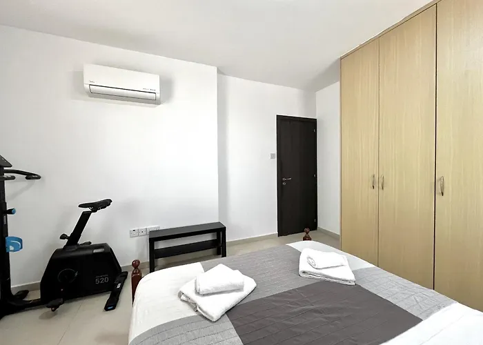 Sealine アパート ラルナカ